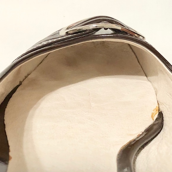 Kenneth Cole Reaction Brown Faux Patent Leather Flats w/Buckle on Toe - 9.5 - Picture 15 of 17